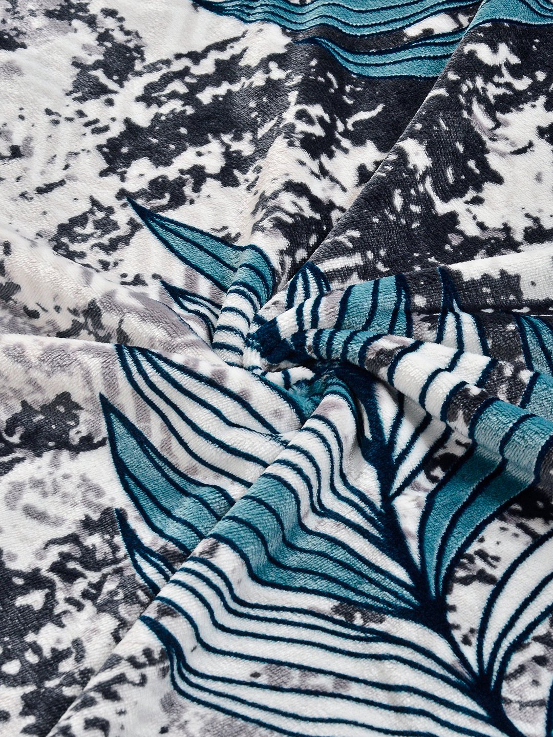 Multi Floral Fitted Woolen Fitted Double Bedsheet with 2 Pillow Covers