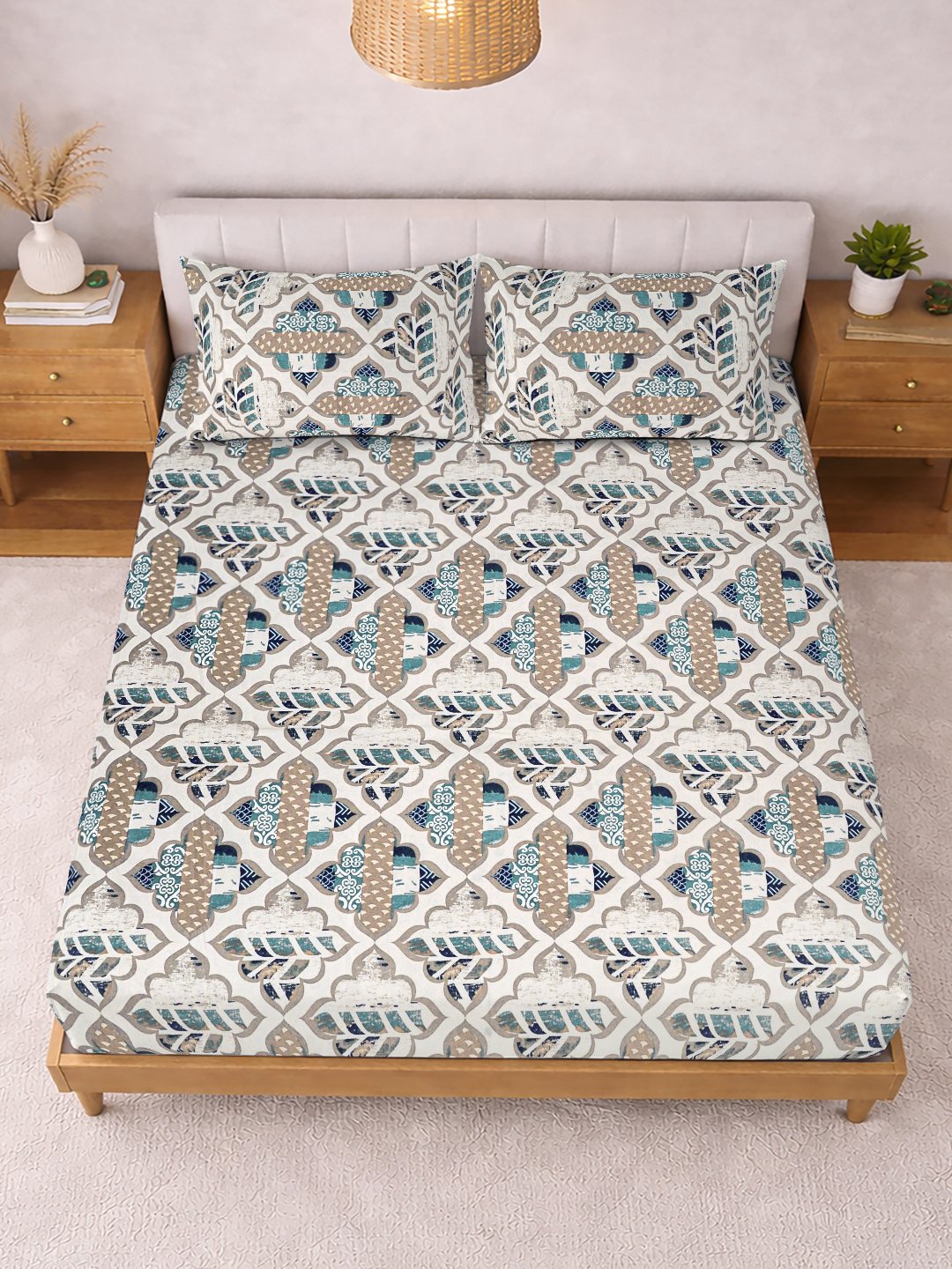 Cream Geometric Cotton Blend Fitted Double Bedsheet with 2 Pillow Covers