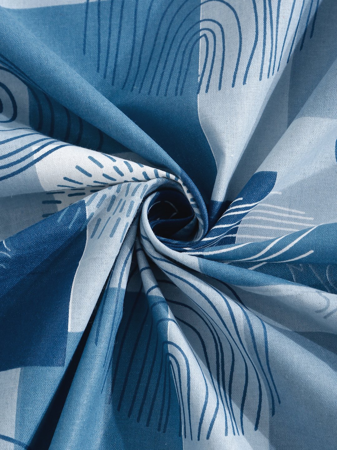 Blue Geometric 400 TC Pure Cotton Double Bedsheet with 2 Pillow Covers