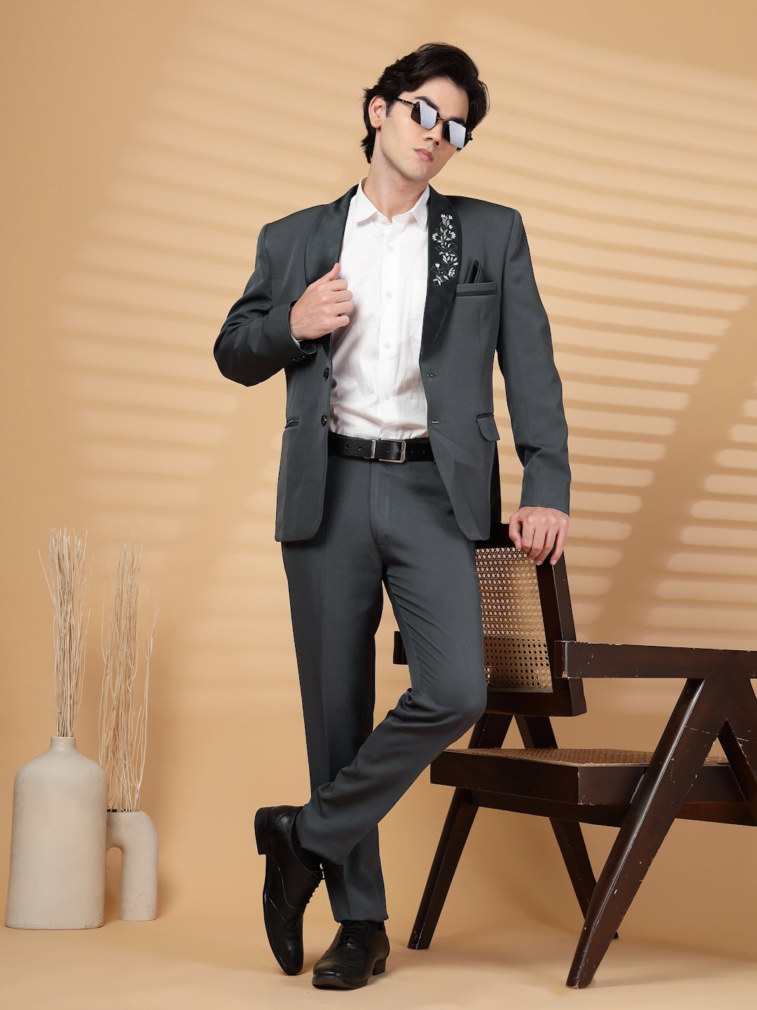 Grey Solid Embroidery Single-Breasted Two-Piece Party Suit
