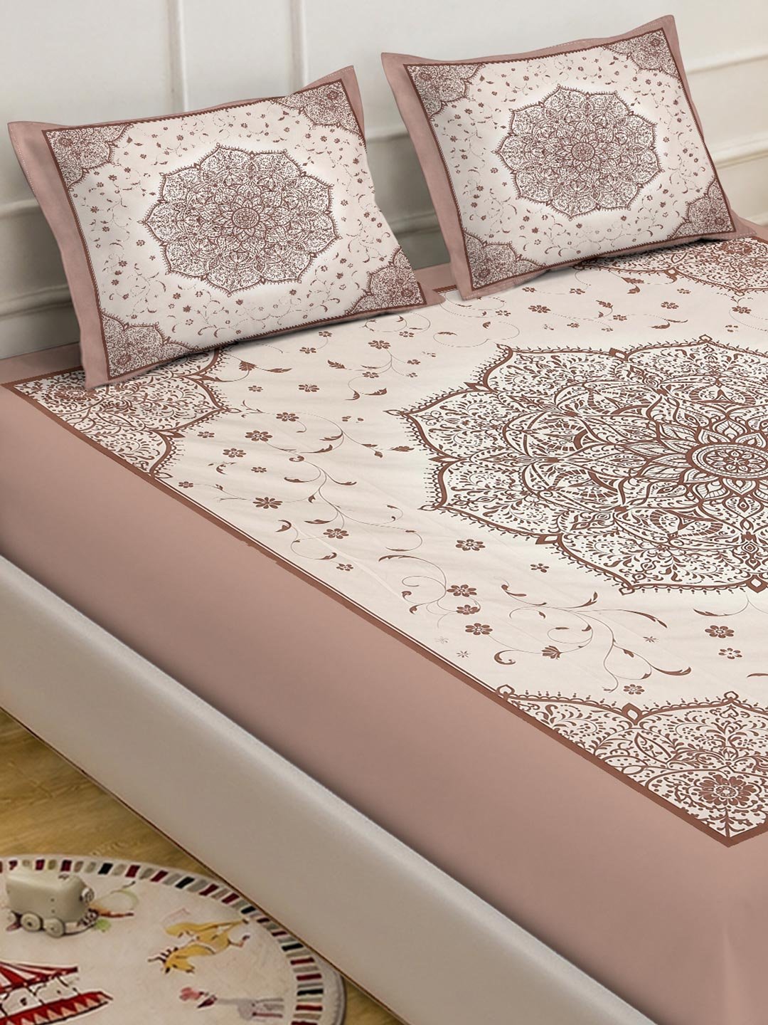 Digital Printed Cream Floral Cotton Blend Double Bedsheet with 2 Pillow Covers