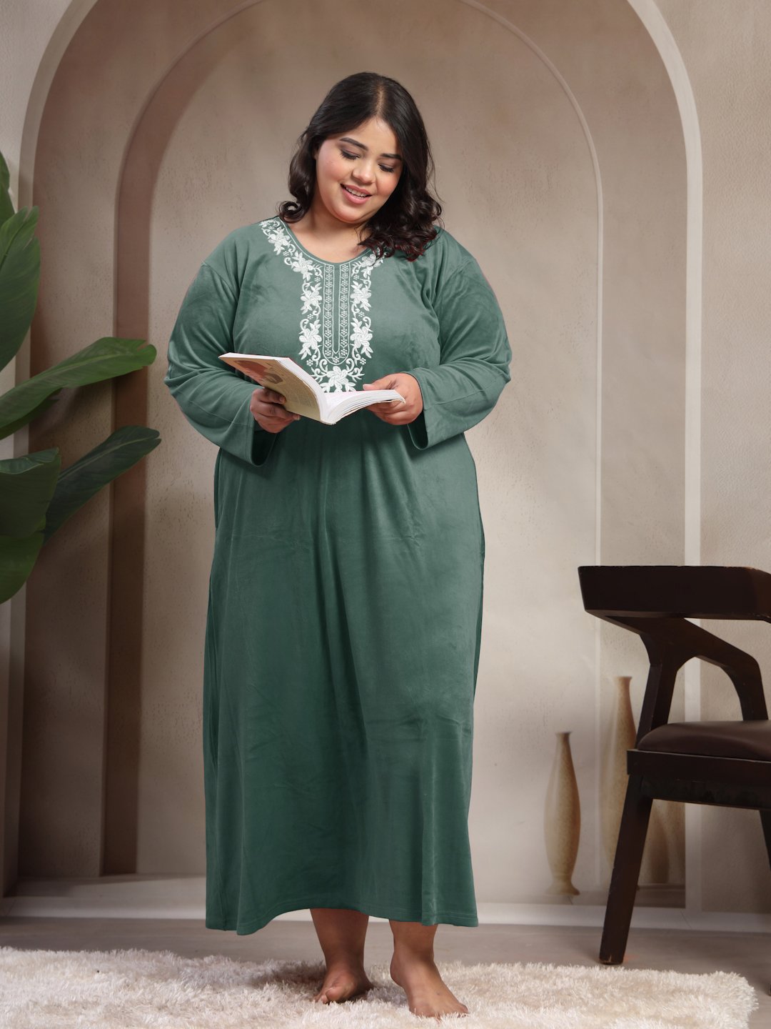 Klotthe Green Solid Soft touch Velvet Maxi Nightdress