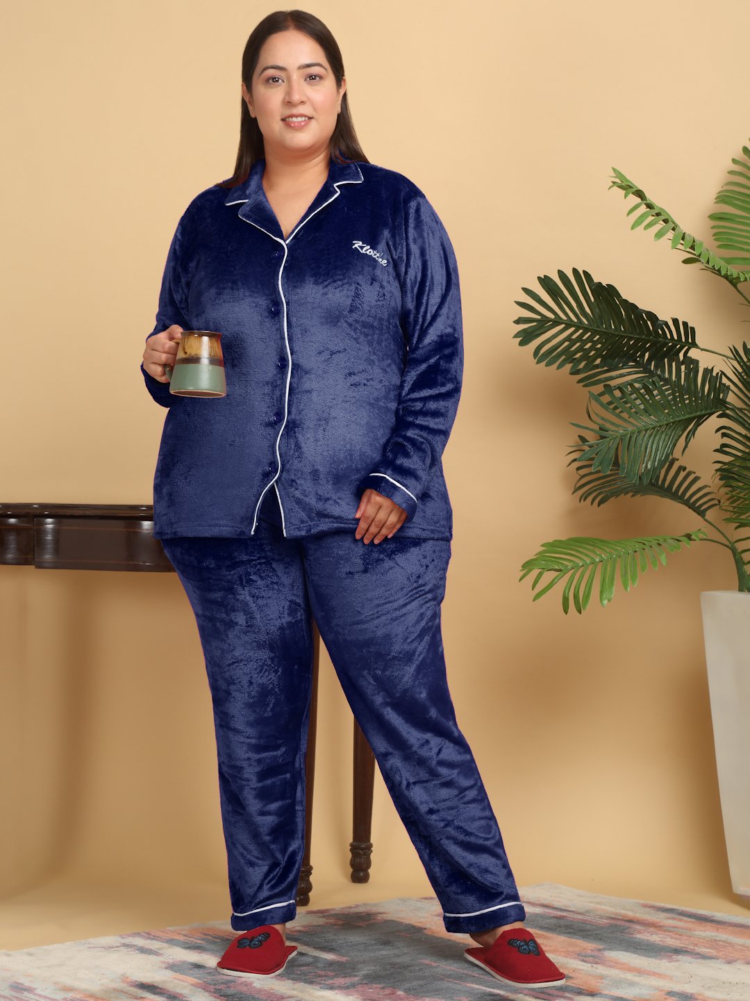 Women Blue Solid Plus Size Woolen Night Suit