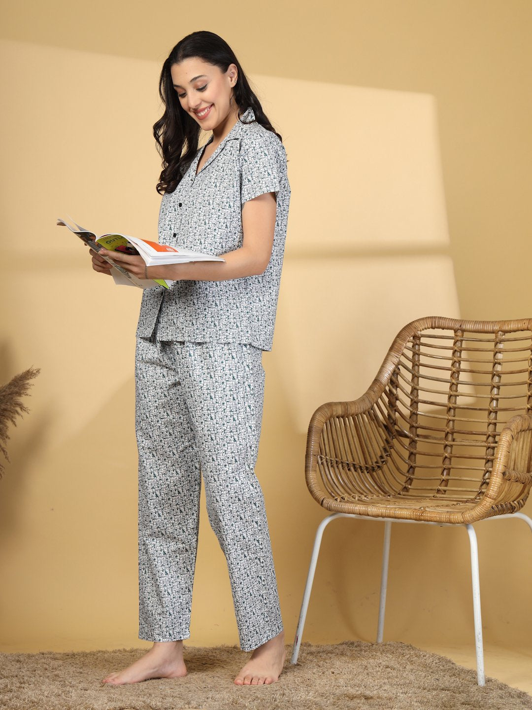 Women Green Abstract Pure Cotton Night Suit