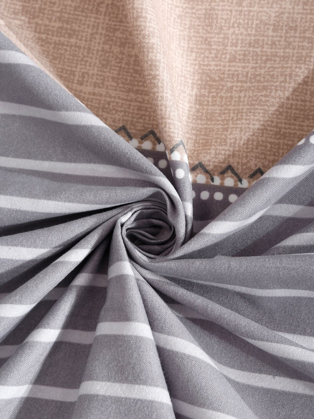 Multi Floral  300 TC Cotton Blend Double Bedsheet with 2 Pillow Covers