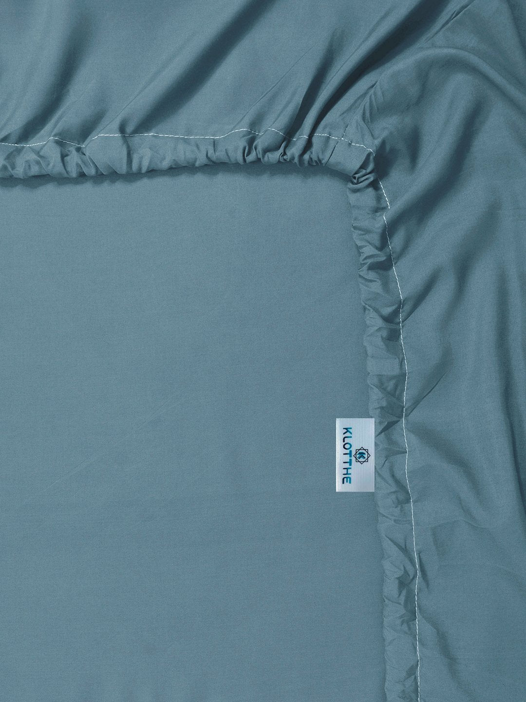 Turquoise Solid 300 TC Cotton Blend Fitted Double Bedsheet with 4 Pillow Covers