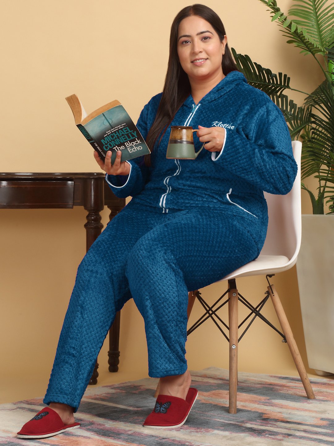 Women Blue Solid Hooded Woolen Night Suit