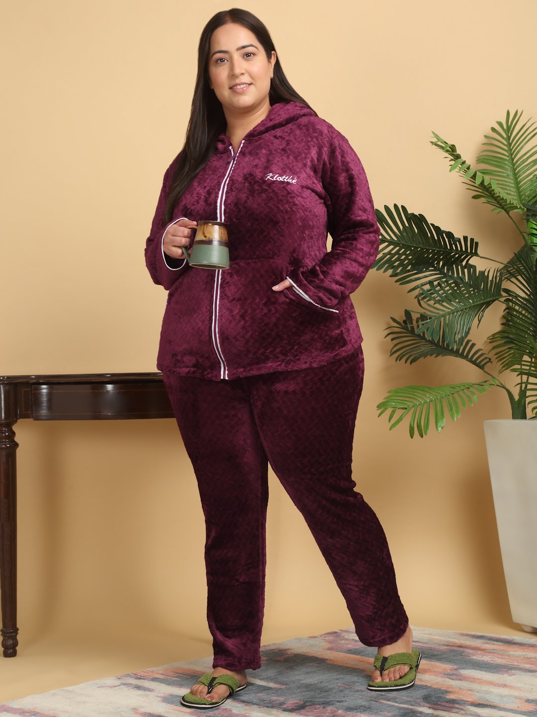 Women Maroon Solid Hooded Woolen Night Suit