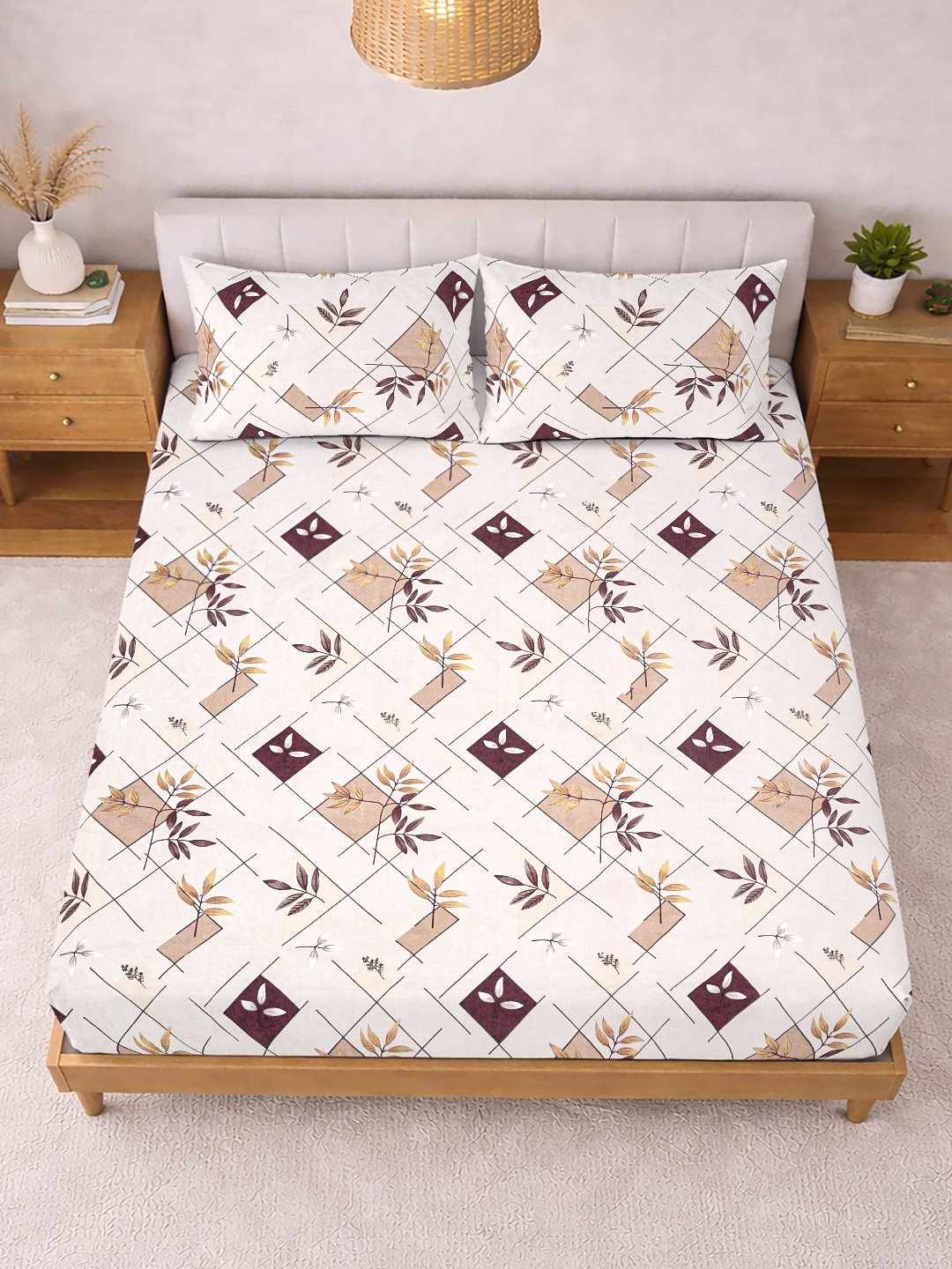 Cream Geometric Cotton Blend Fitted Double Bedsheet with 2 Pillow Covers