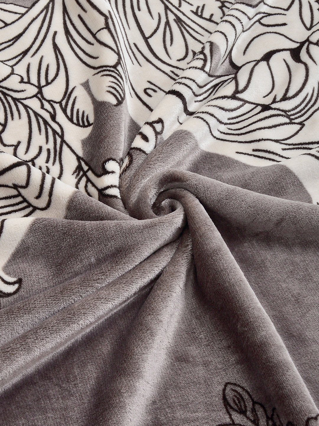 Beige Floral Super King Woolen Fitted Double Bedsheet with 2 Pillow Covers