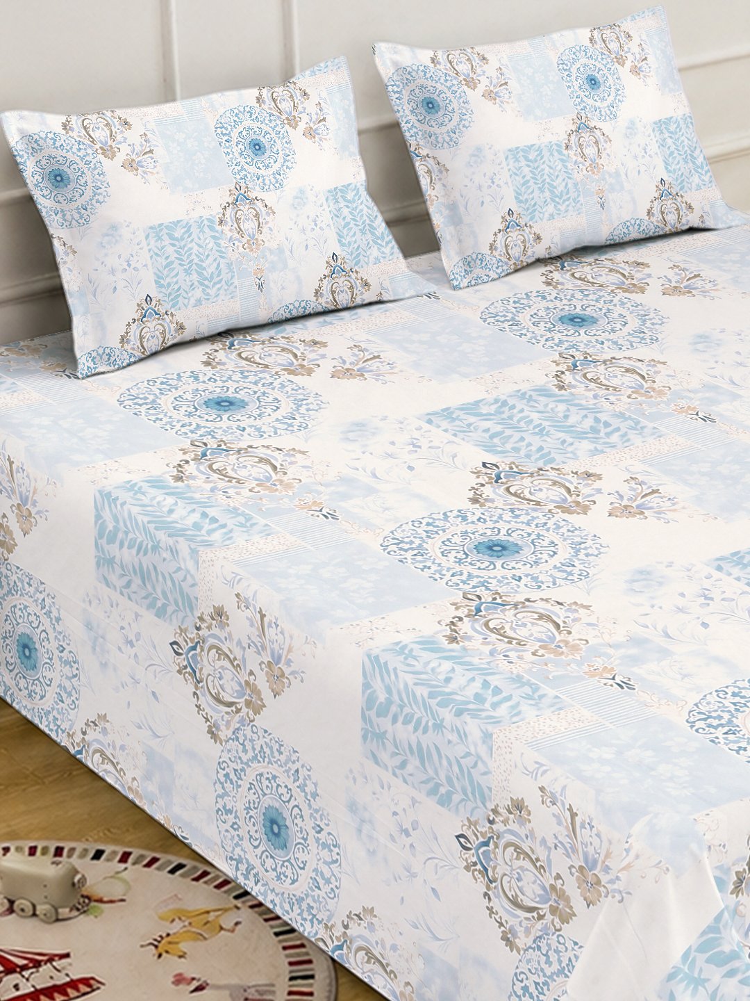 Digital Blue Geometric Cotton Blend Double Bedsheet with 2 Pillow Covers