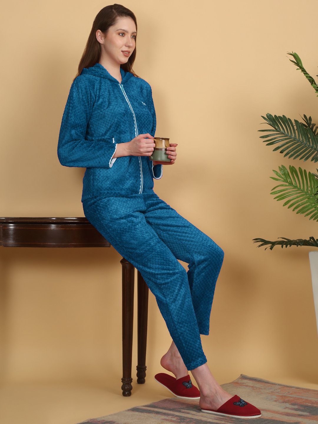 Women Blue Solid Hooded Woolen Night Suit