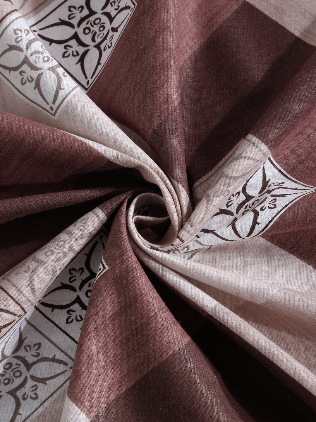 Rust Geometric 400 TC Pure Cotton Super King Fitted Double Bedsheet with 2 Pillow Covers