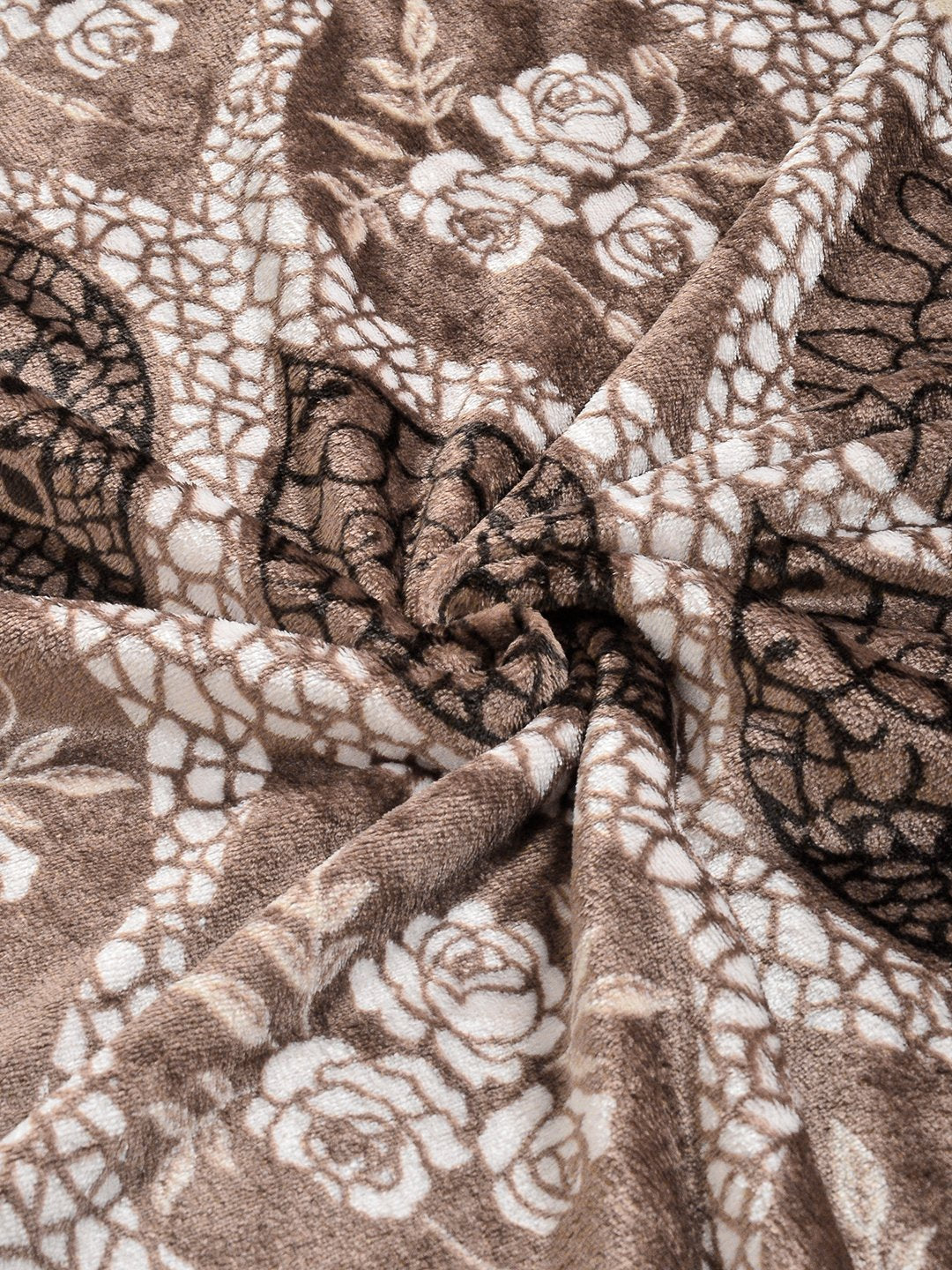 Brown Geometric Fitted Woolen Fitted Double Bedsheet with 2 Pillow Covers