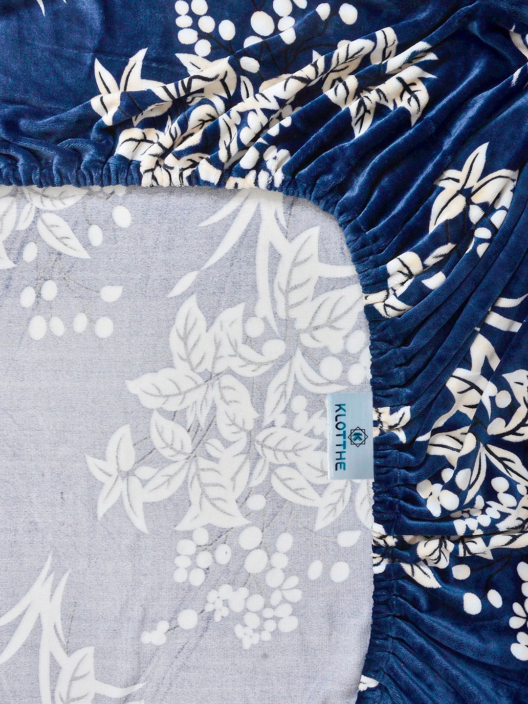 Blue Floral Super King Woolen Fitted Double Bedsheet with 2 Pillow Covers