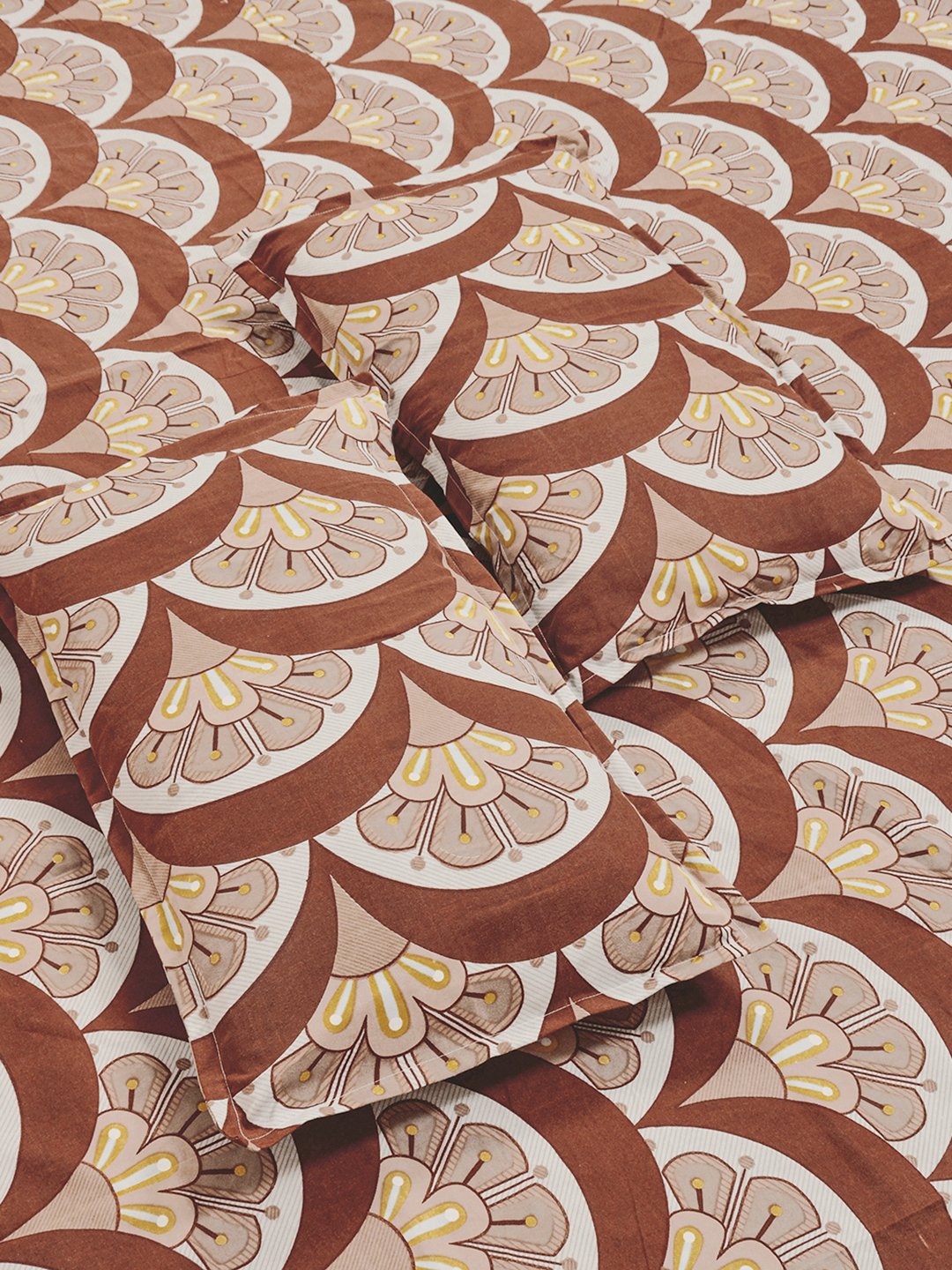 Brown Floral 300 TC Cotton Blend Fitted Double Bedsheet with 2 Pillow Covers