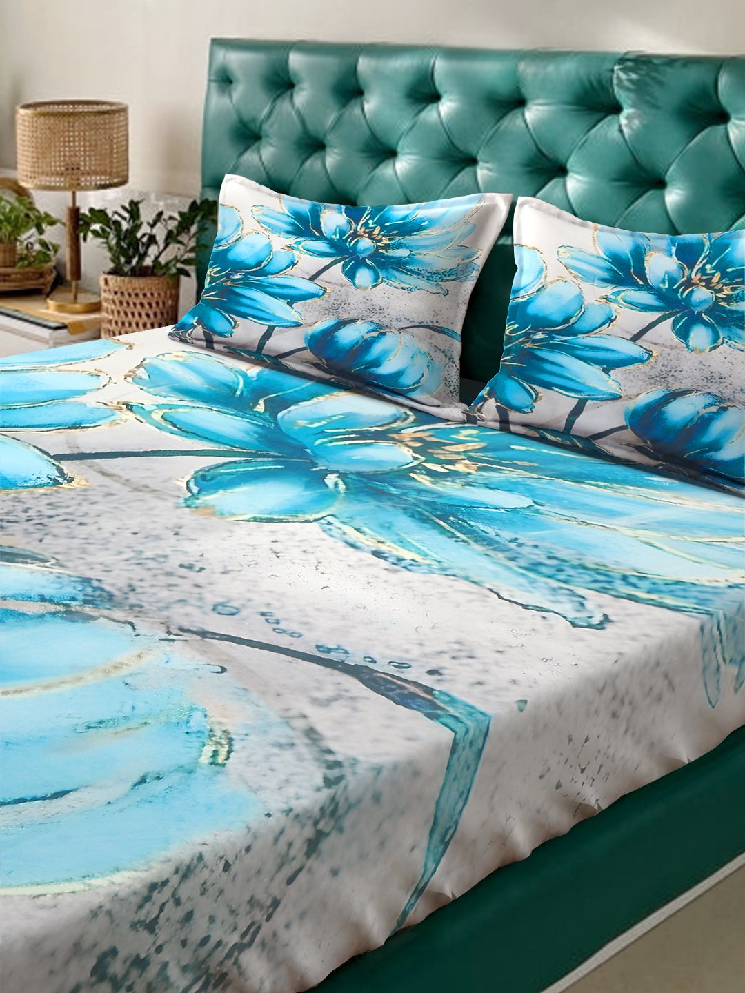 Turquoise Digital Floral Printed Cotton Blend Double Bedsheet with 2 Pillow Covers