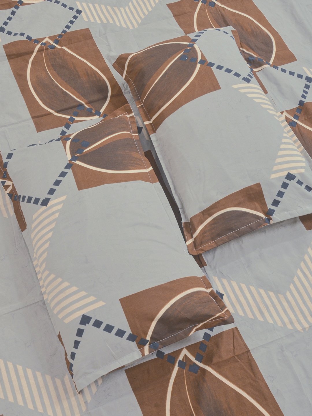 Multi Geometric 300 TC Cotton Blend Fitted Single Bedsheet with 2 Pillow Covers