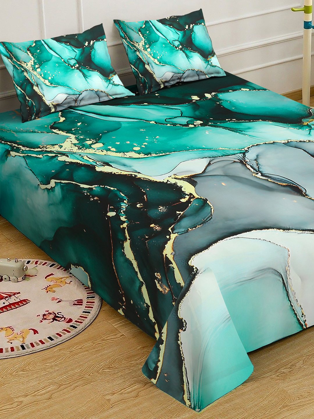 Green Digital Abstract Printed Cotton Blend Fitted Double Bedsheet with 2 Pillow Covers