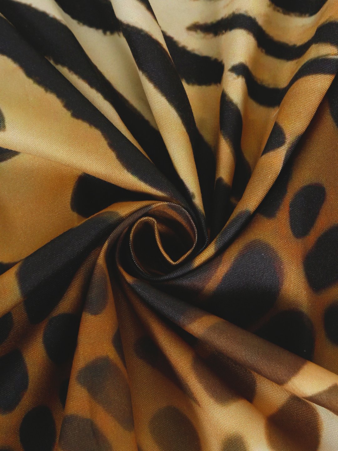 Brown 7D Geometric Printed Cotton Blend Double Bedsheet with 2 Pillow Covers