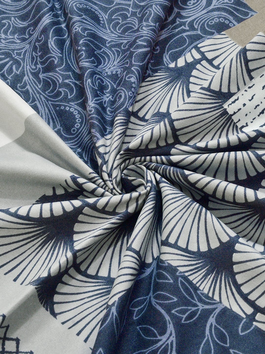 Multi Geometric Cotton Blend Double Bedsheet with 2 Pillow Covers