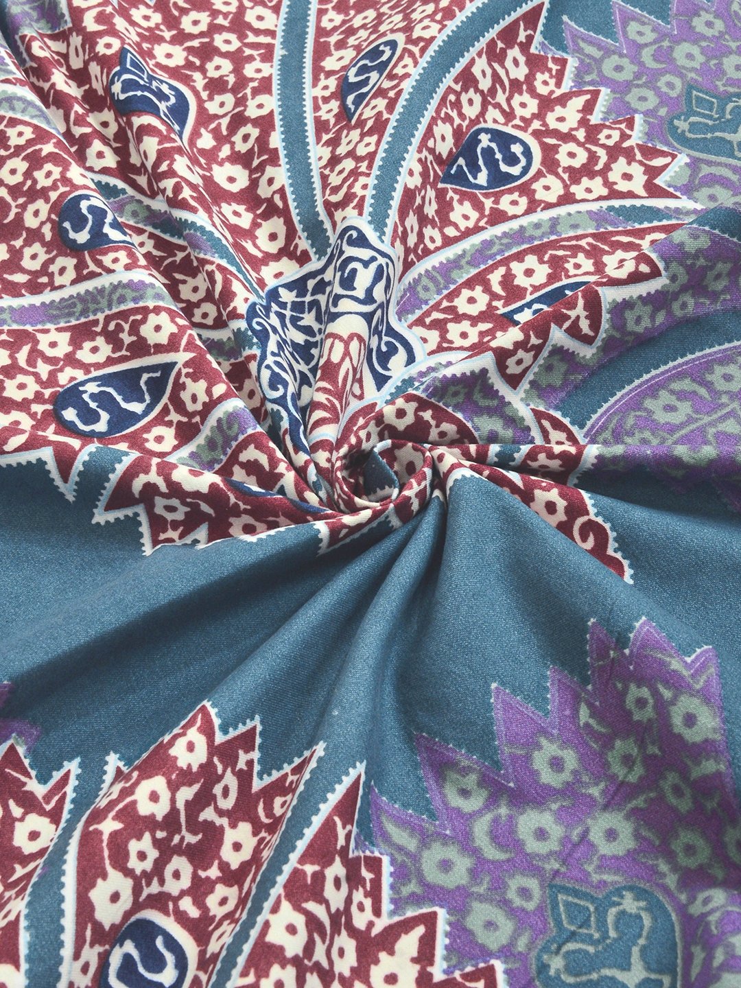 Blue Ethnic Motifs Fitted Fitted Cotton Blend Double Bedsheet with 2 Pillow Covers