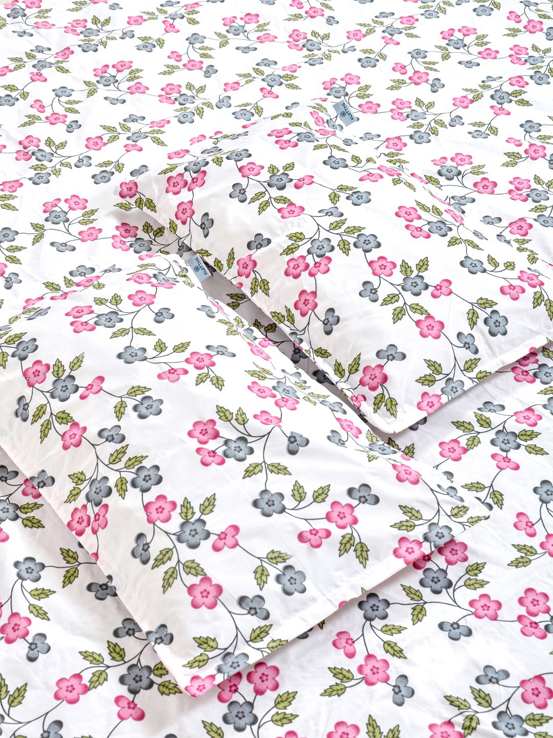 Cream Floral 300 TC Cotton Blend Double Bedsheet with 2 Pillow Covers