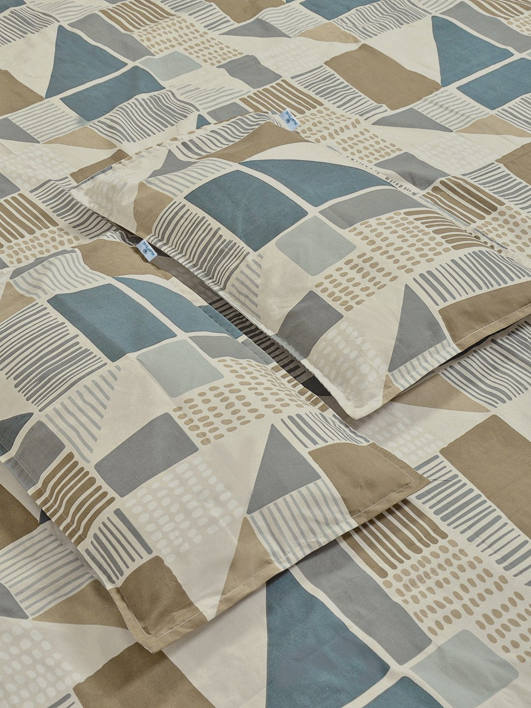 Multi Geometric 300 TC Cotton Blend Double Bedsheet with 2 Pillow Covers