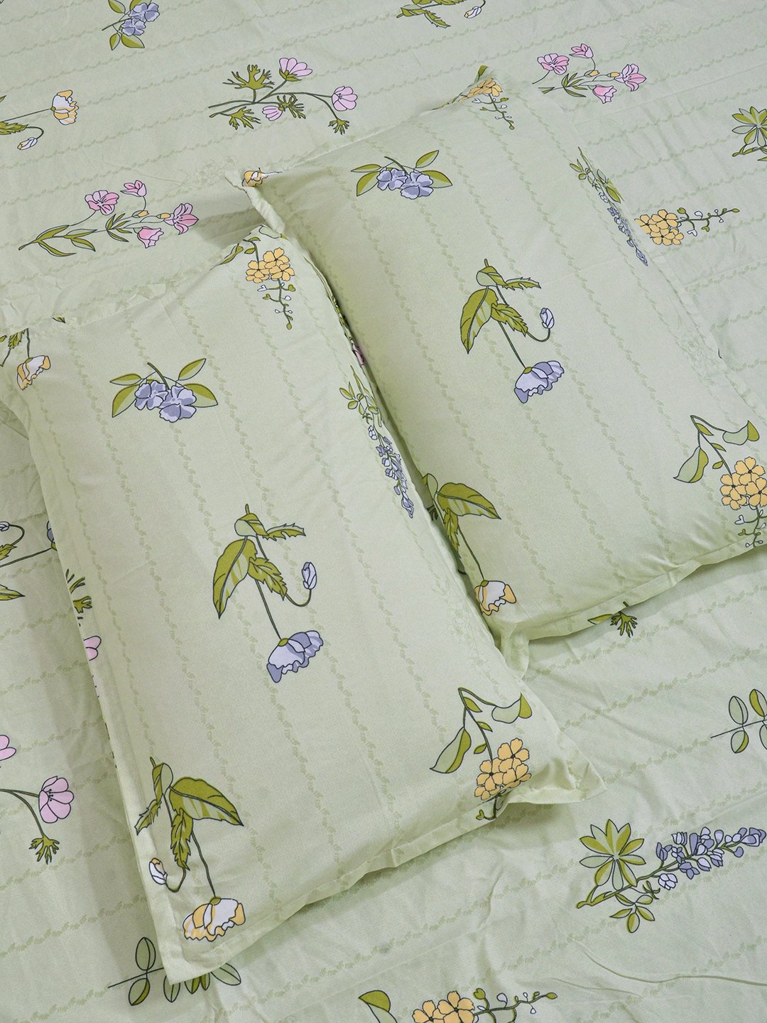 Green Floral 300 TC Cotton Blend Fitted Double Bedsheet with 2 Pillow Covers