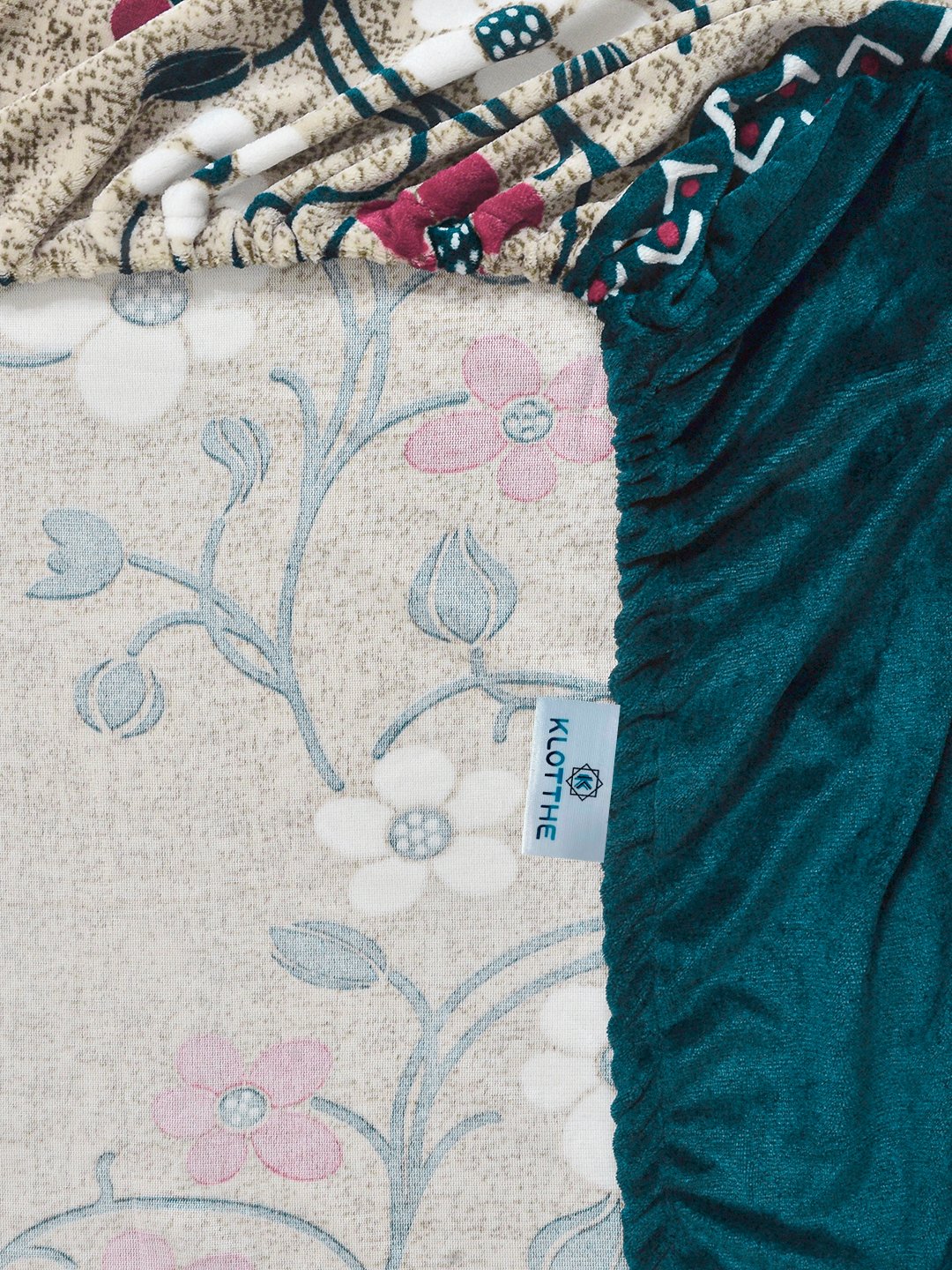 Multi Floral Fitted Woolen Double Bedsheet with 2 Pillow Covers