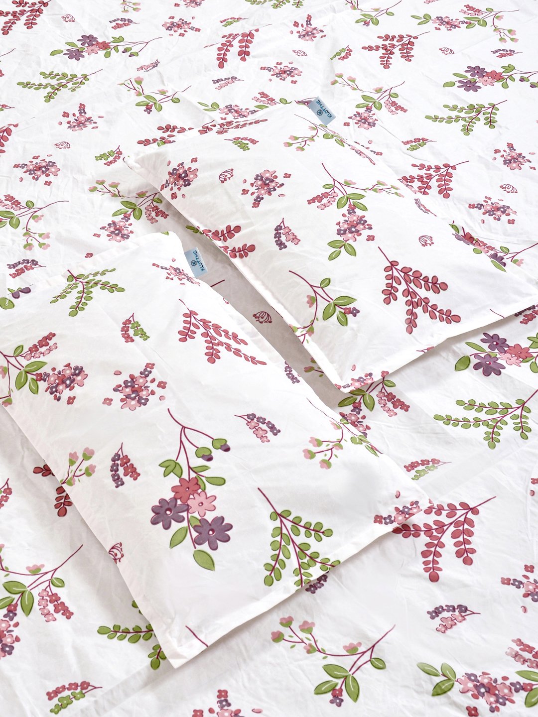 White Floral 300 TC Cotton Blend Double Bedsheet in Book Fold Packing