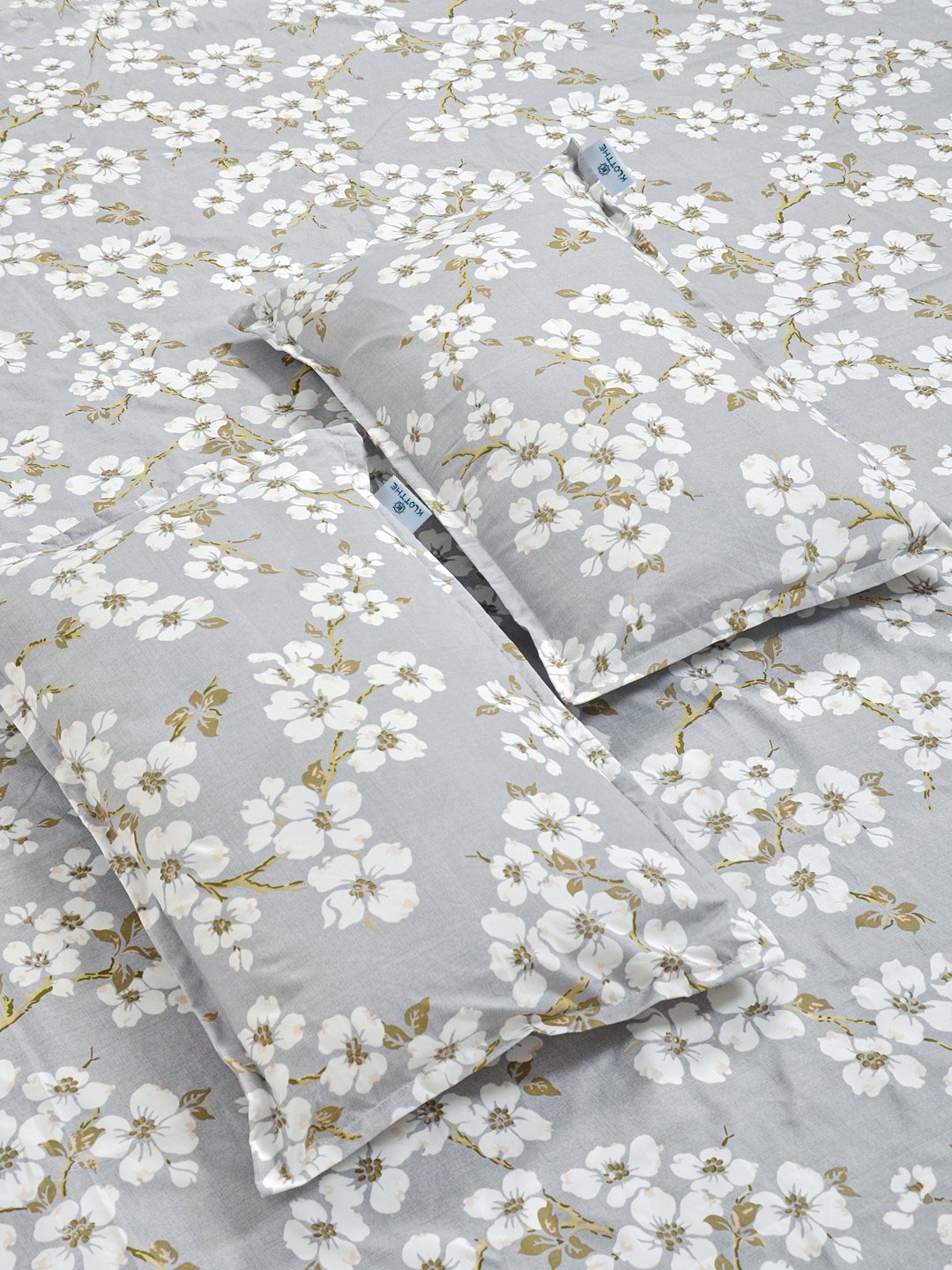 Grey Floral 300 TC Cotton Blend Double Bedsheet with 2 Pillow Covers