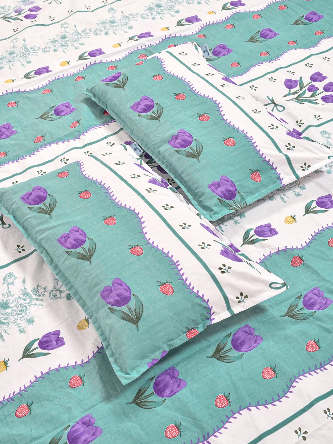 Green Floral 300 TC Cotton Blend Double Bedsheet with 2 Pillow Covers