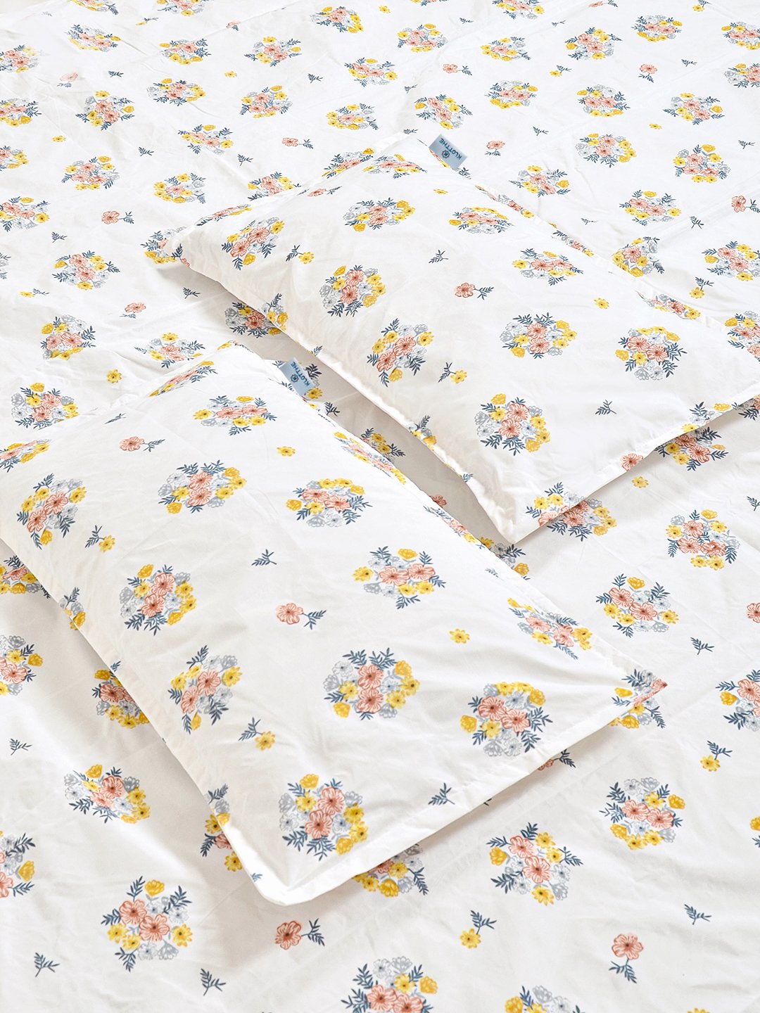 Cream Floral 300 TC Cotton Blend Double Bedsheet in Book Fold Packing