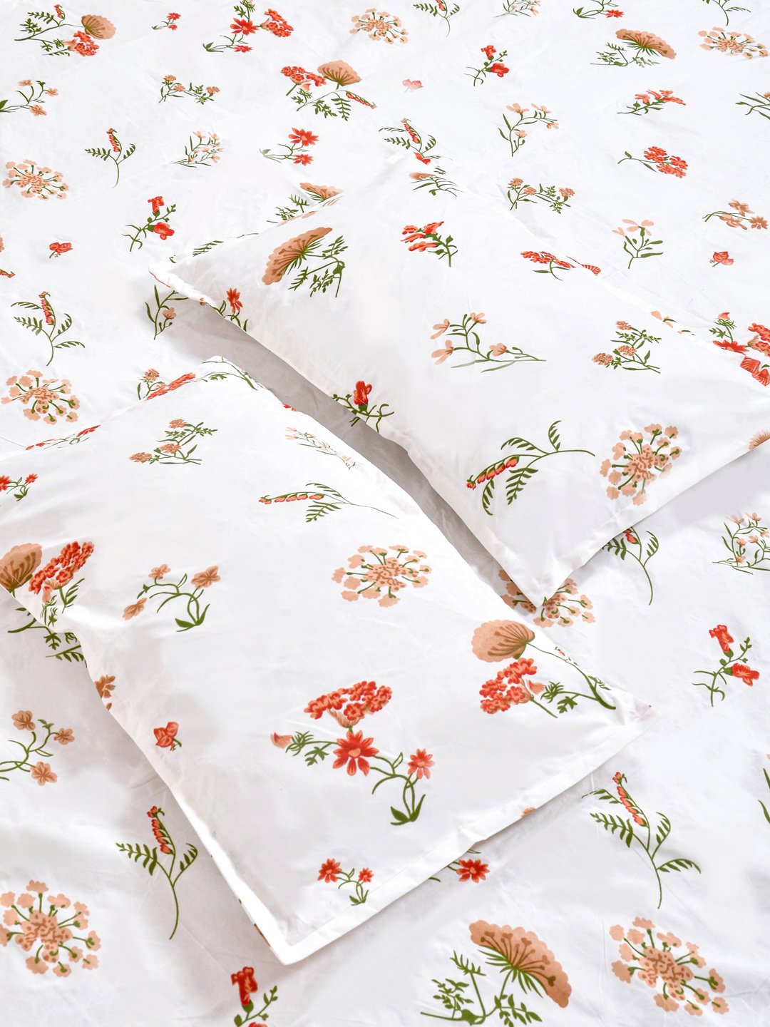 White Floral 300 TC Cotton Blend Fitted Double Bedsheet with 2 Pillow Covers