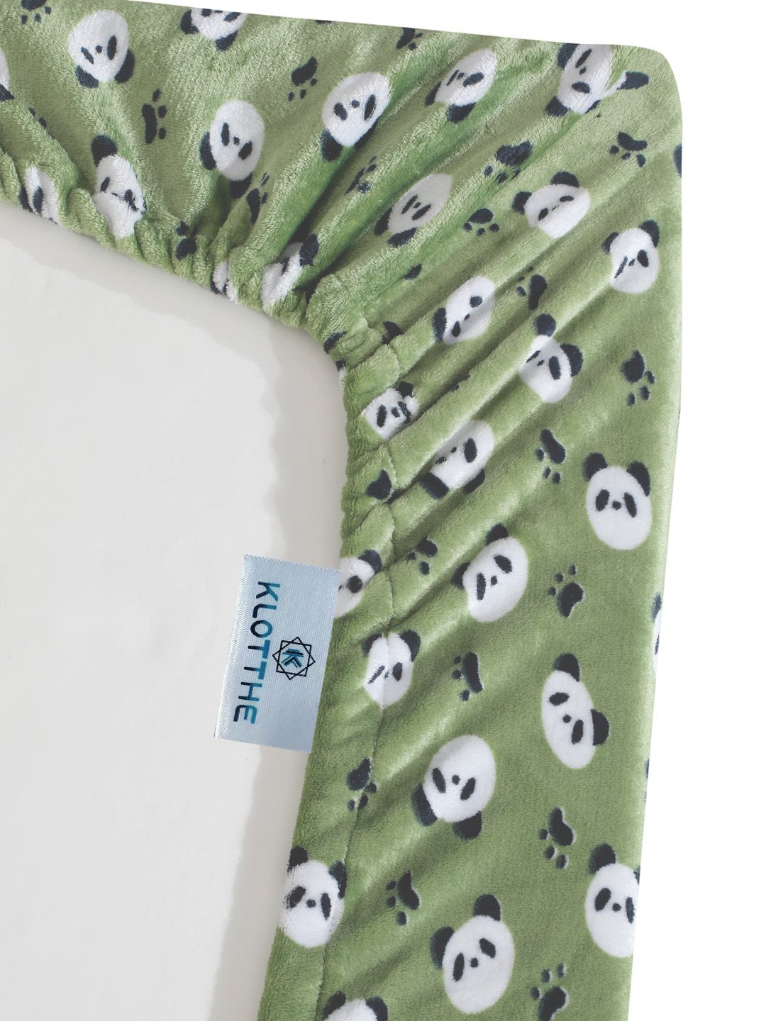 Green Cartoon Characters Woolen Fitted Double Bed Sheet with 2 Pillow Covers