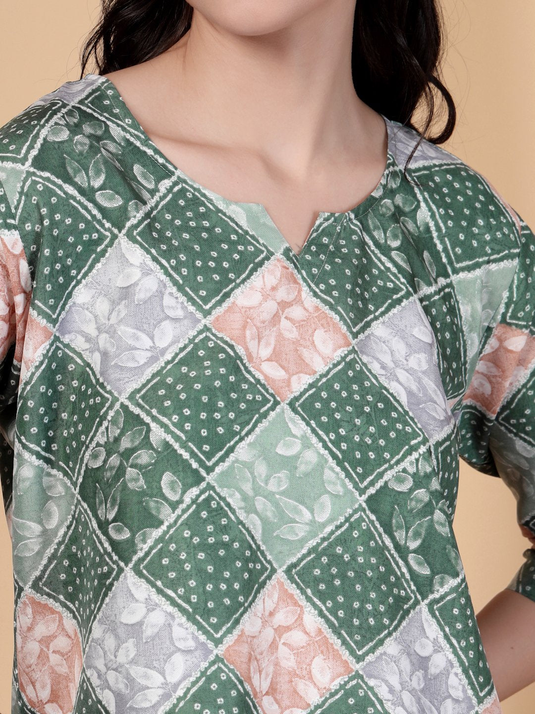 Women Green Geometric Cotton Blend Night Suit
