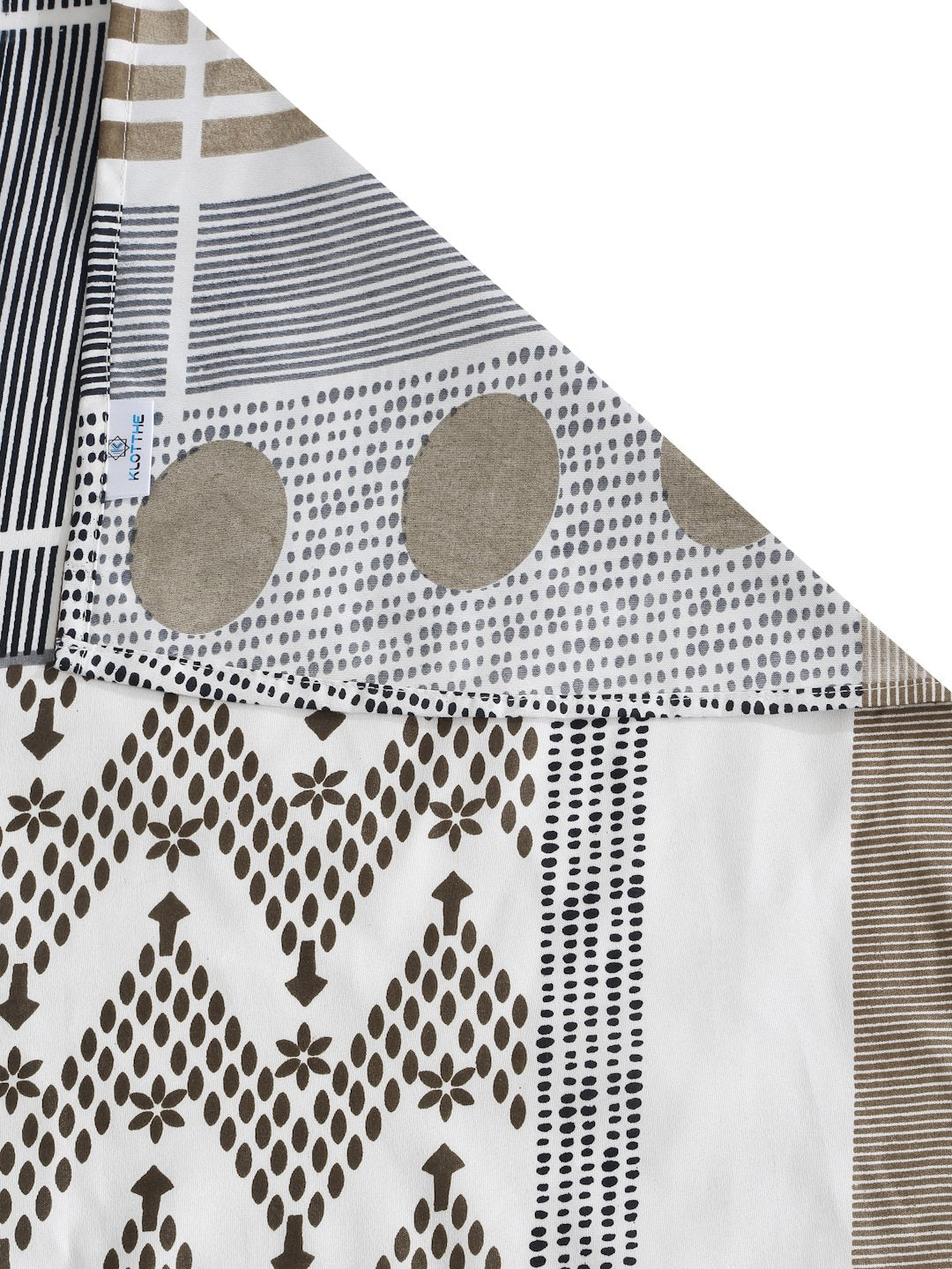 White Geometric 300 TC Cotton Blend Double Bedsheet with 2 Pillow Covers