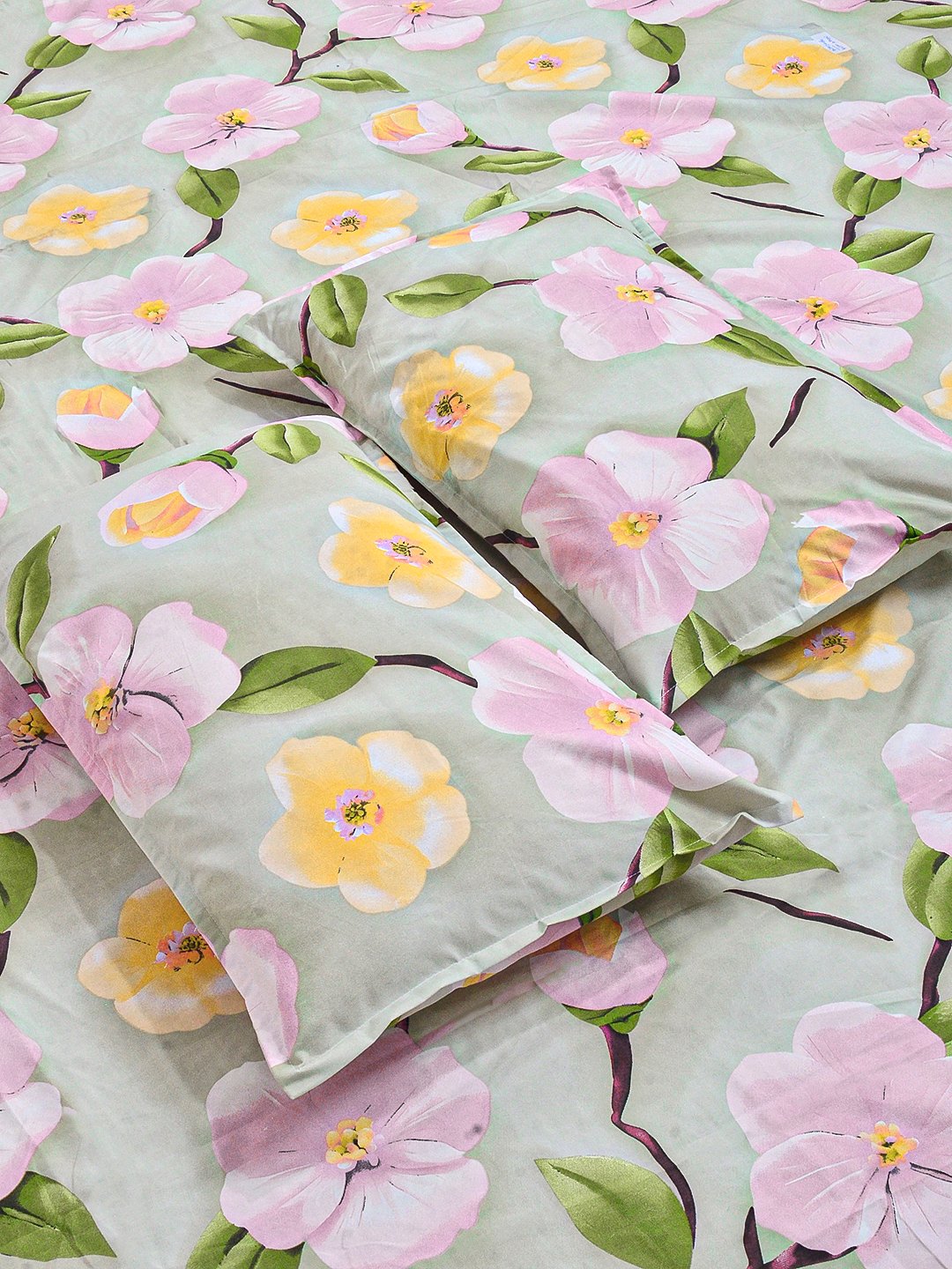 Green Floral 7D King Size Cotton Blend Double Bedsheet with 2 Pillow Covers