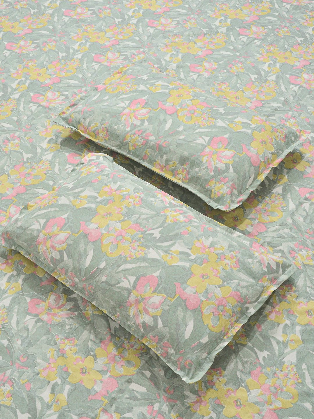 Green Floral Cotton Blend Double Bedsheet with 2 Pillow Covers