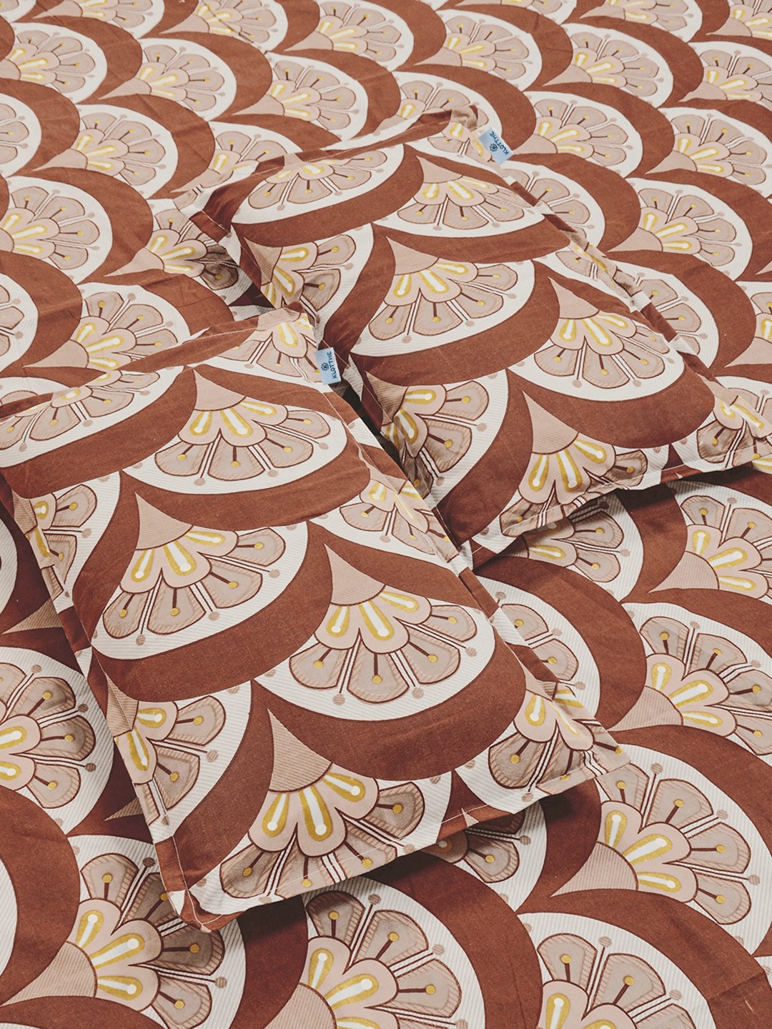 Brown Floral 300 TC Cotton Blend Double Bedsheet with 2 Pillow Covers