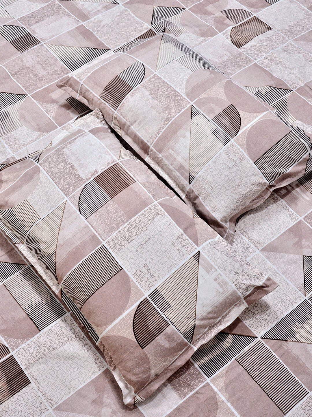 Multi Geometric Cotton Blend Fitted Double Bedsheet with 2 Pillow Covers