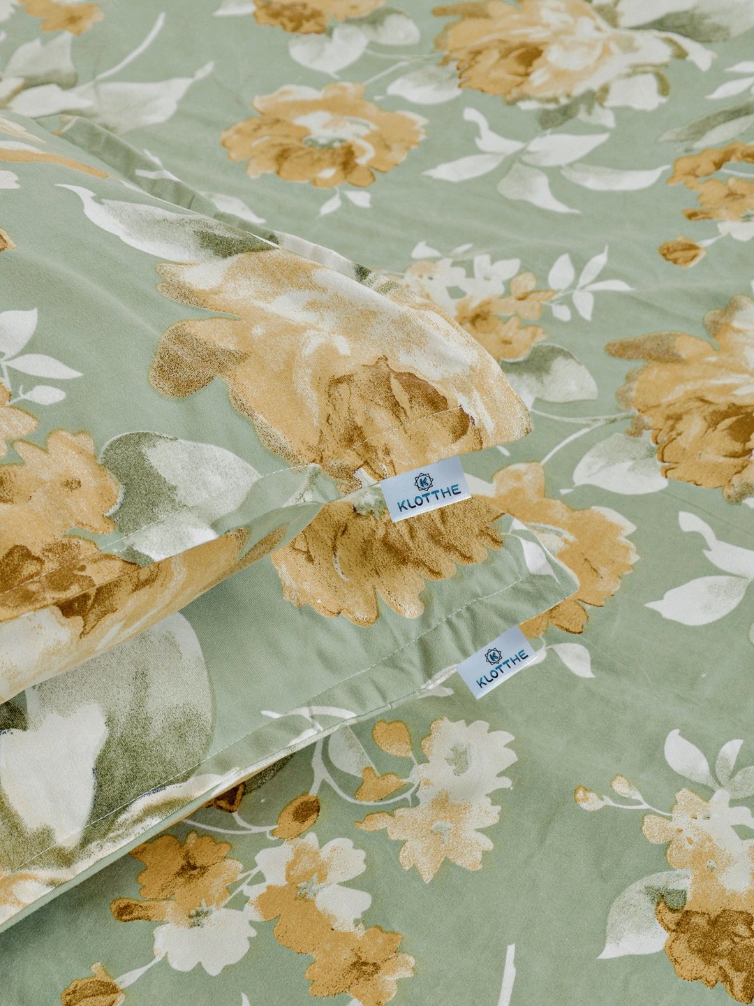 Green Floral 300 TC Cotton Blend Double Bedsheet with 2 Pillow Covers