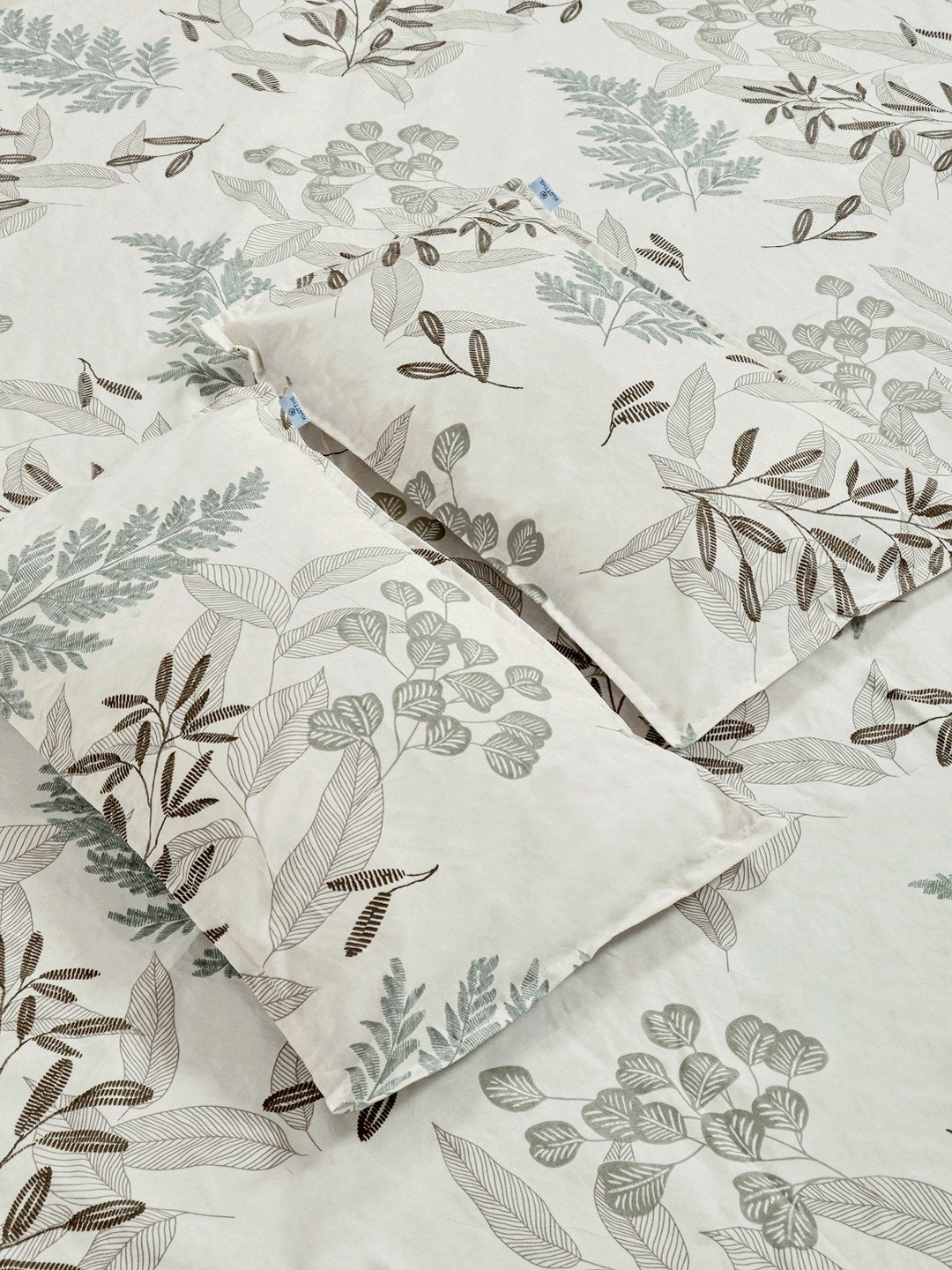 Cream Floral 300 TC Cotton Blend Double Bedsheet with 2 Pillow Covers