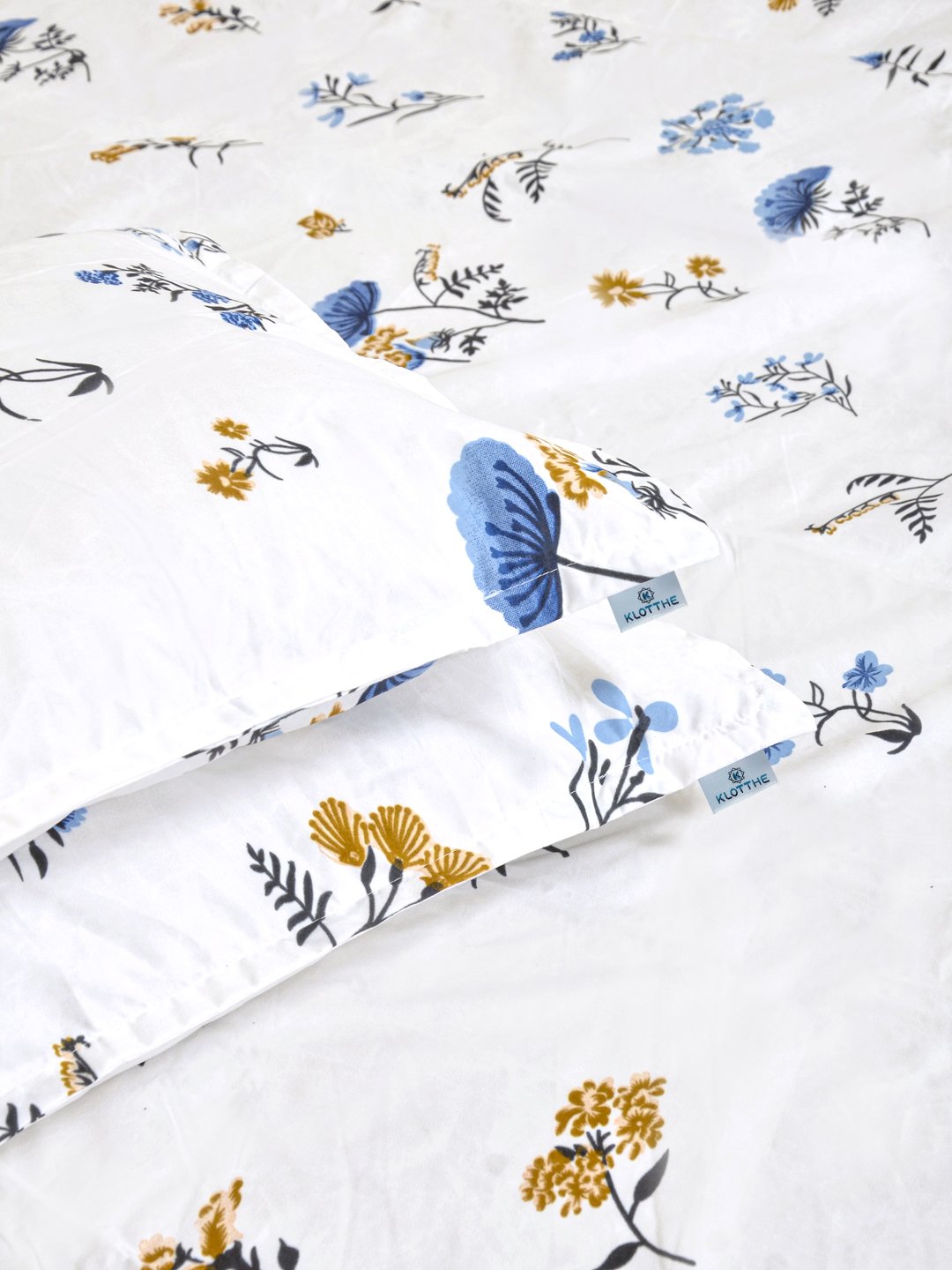 White Floral 300 TC Cotton Blend Double Bedsheet with 2 Pillow Covers