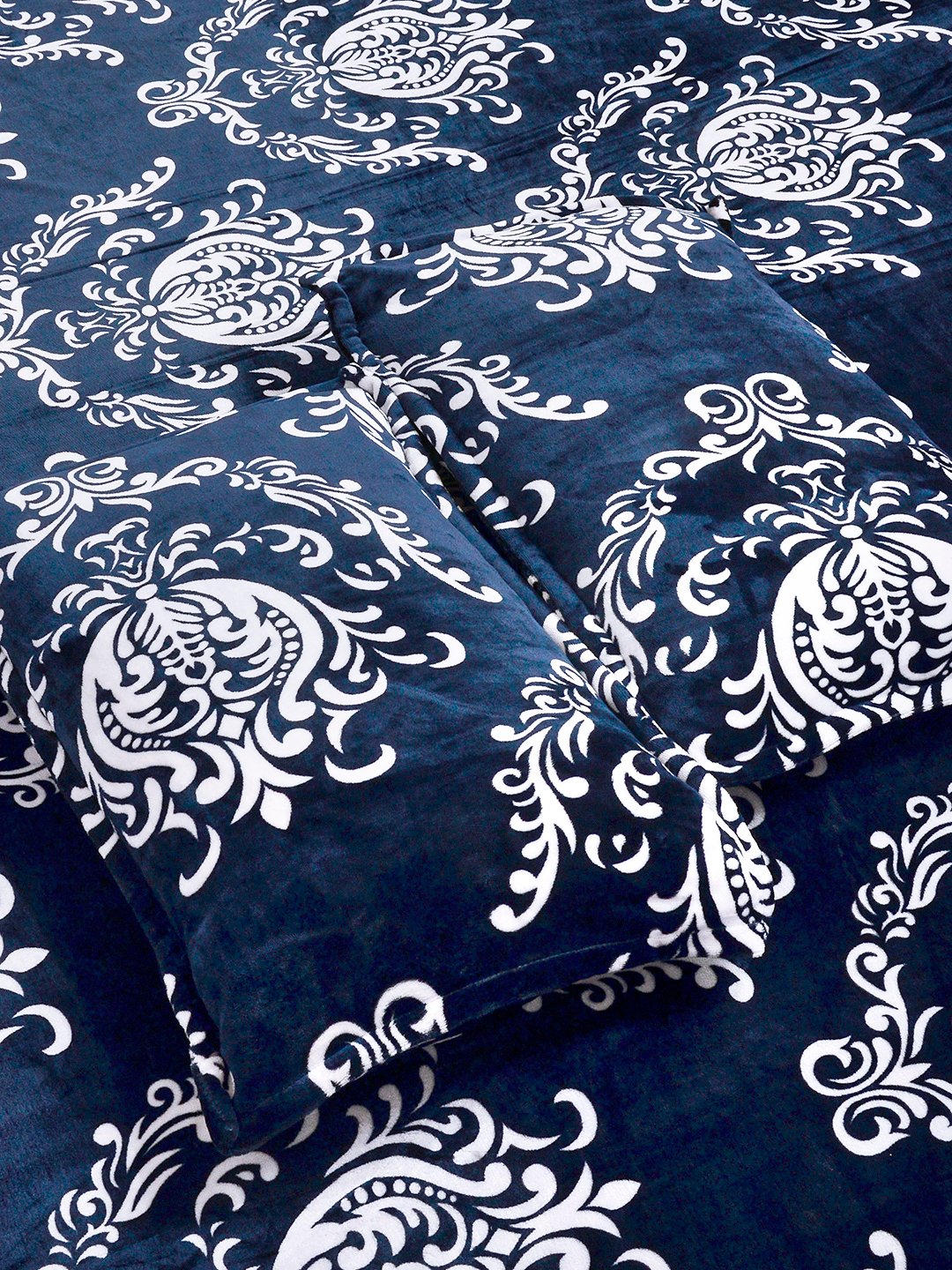 Blue Floral Super King Woolen Fitted Double Bedsheet with 2 Pillow Covers