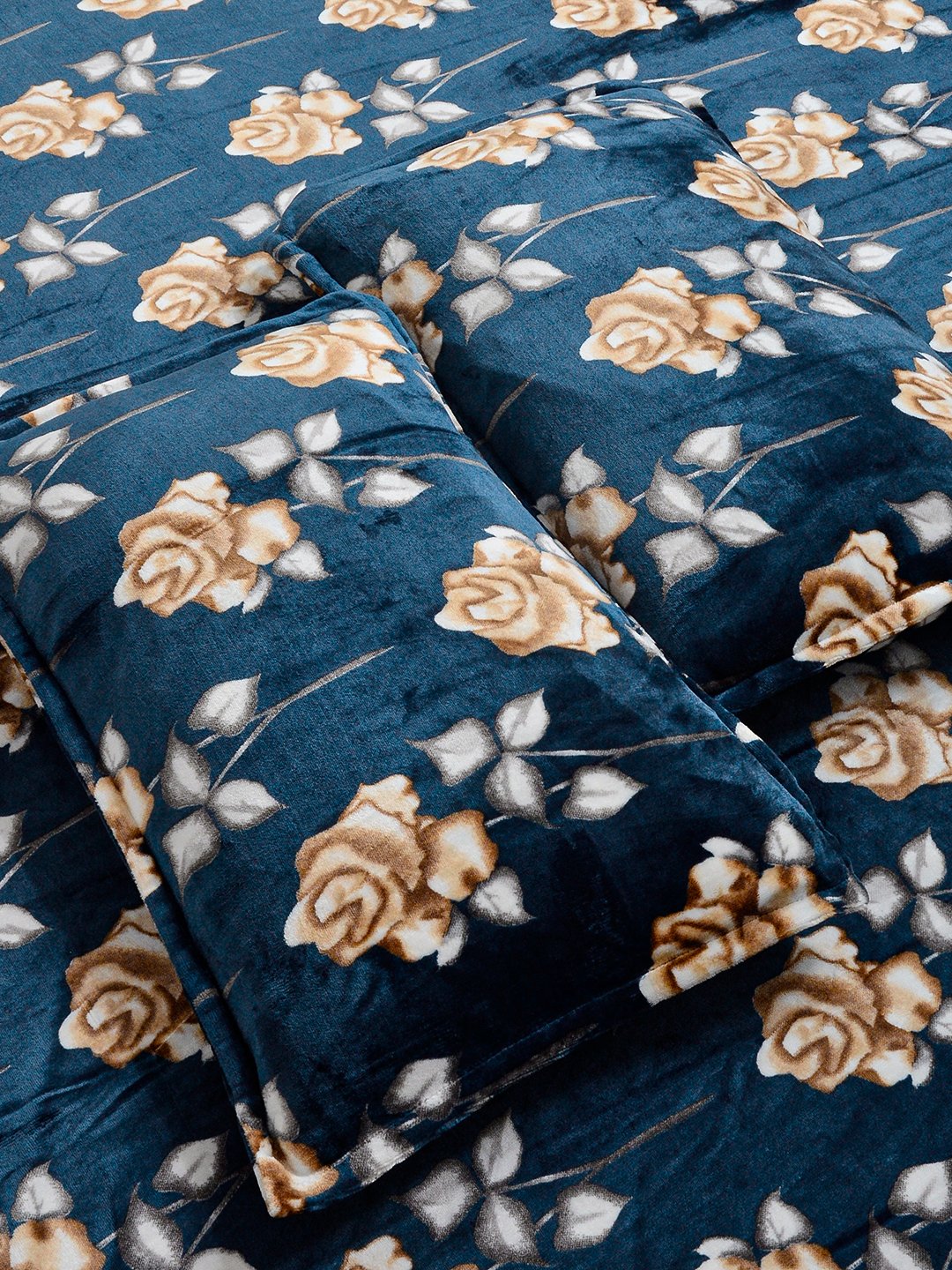 Turquoise Floral Super King Woolen Fitted Double Bedsheet with 2 Pillow Covers