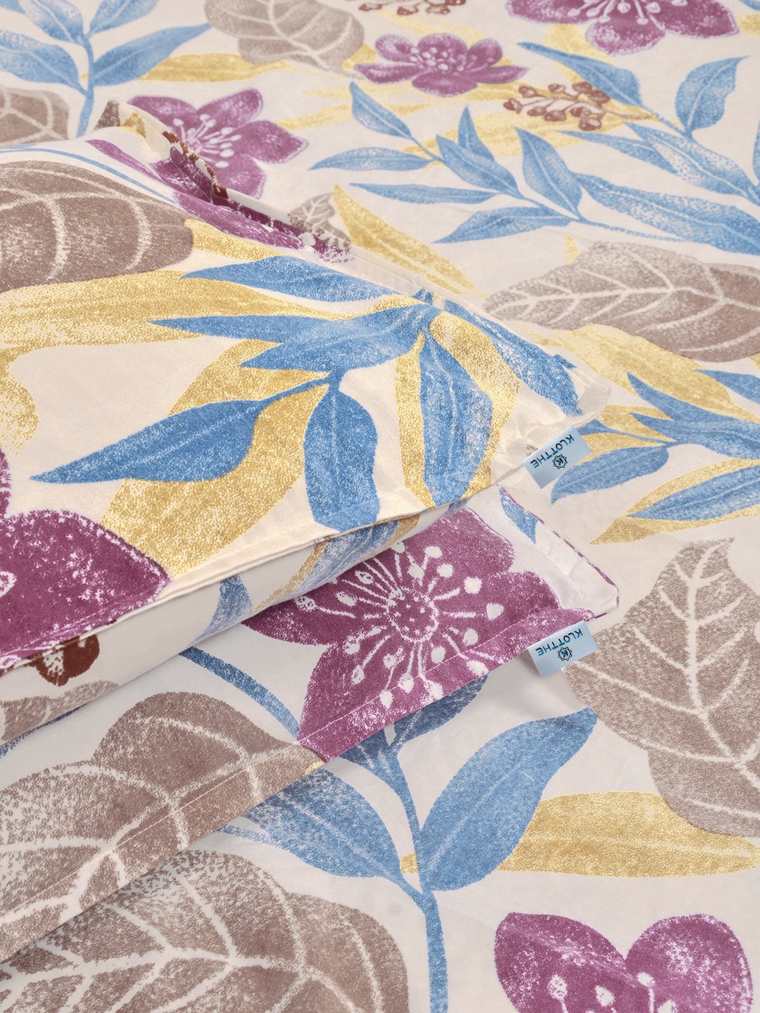 Multi Floral 300 TC Cotton Blend Double Bedsheet with 2 Pillow Covers