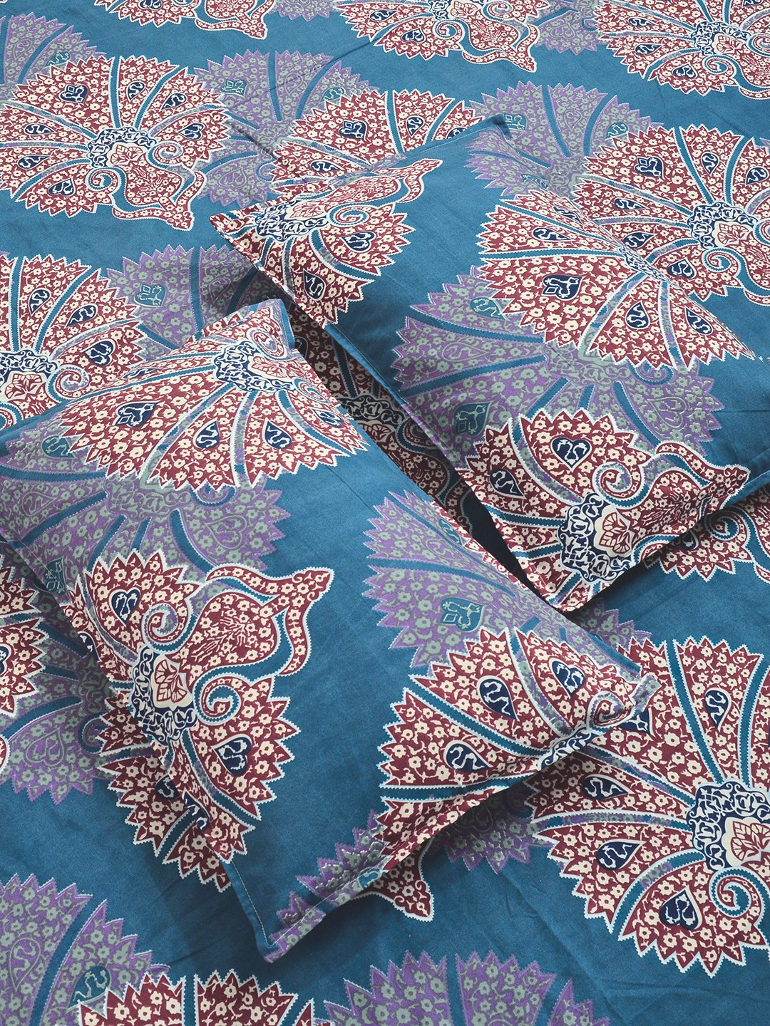 Blue Ethnic Motifs Fitted Fitted Cotton Blend Double Bedsheet with 2 Pillow Covers