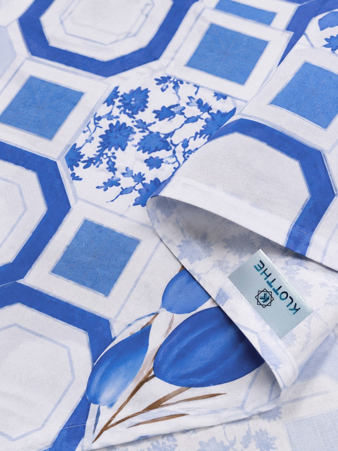Blue Geometric Cotton Blend Double Bedsheet with 2 Pillow Covers